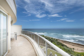302 Oyster Pearl - by Stay in Umhlanga